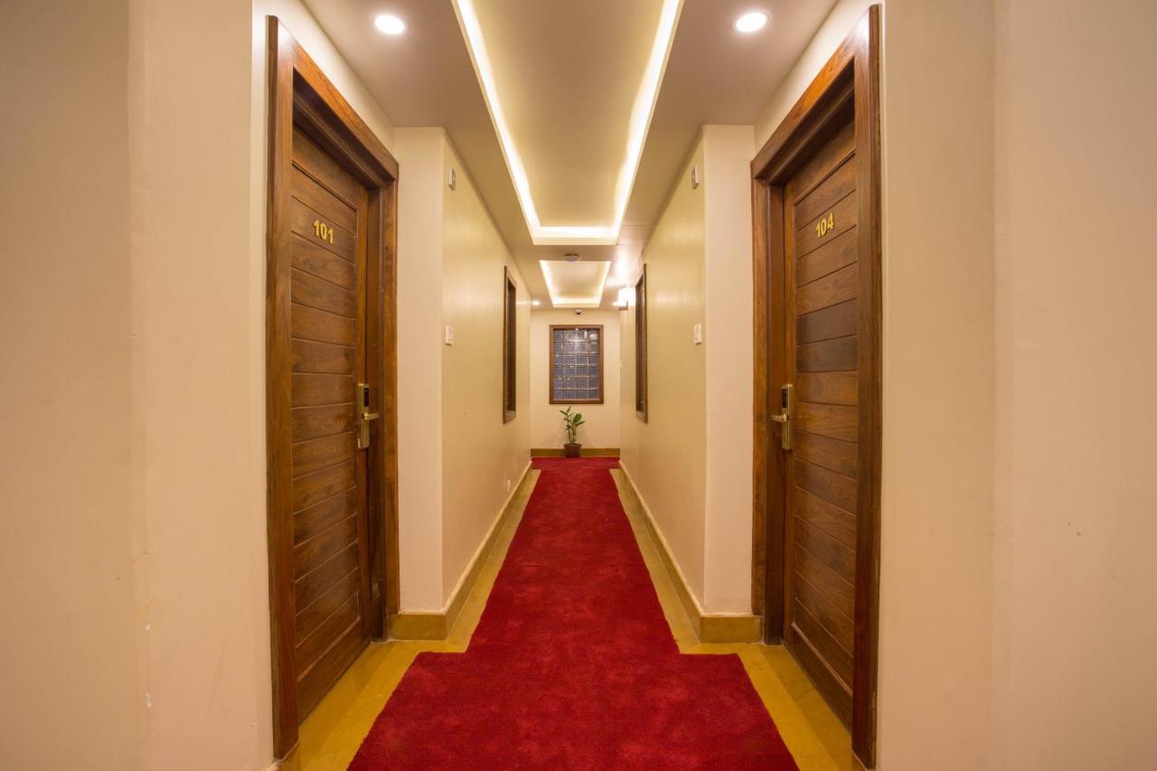 Hotel Portland Покхара Экстерьер фото